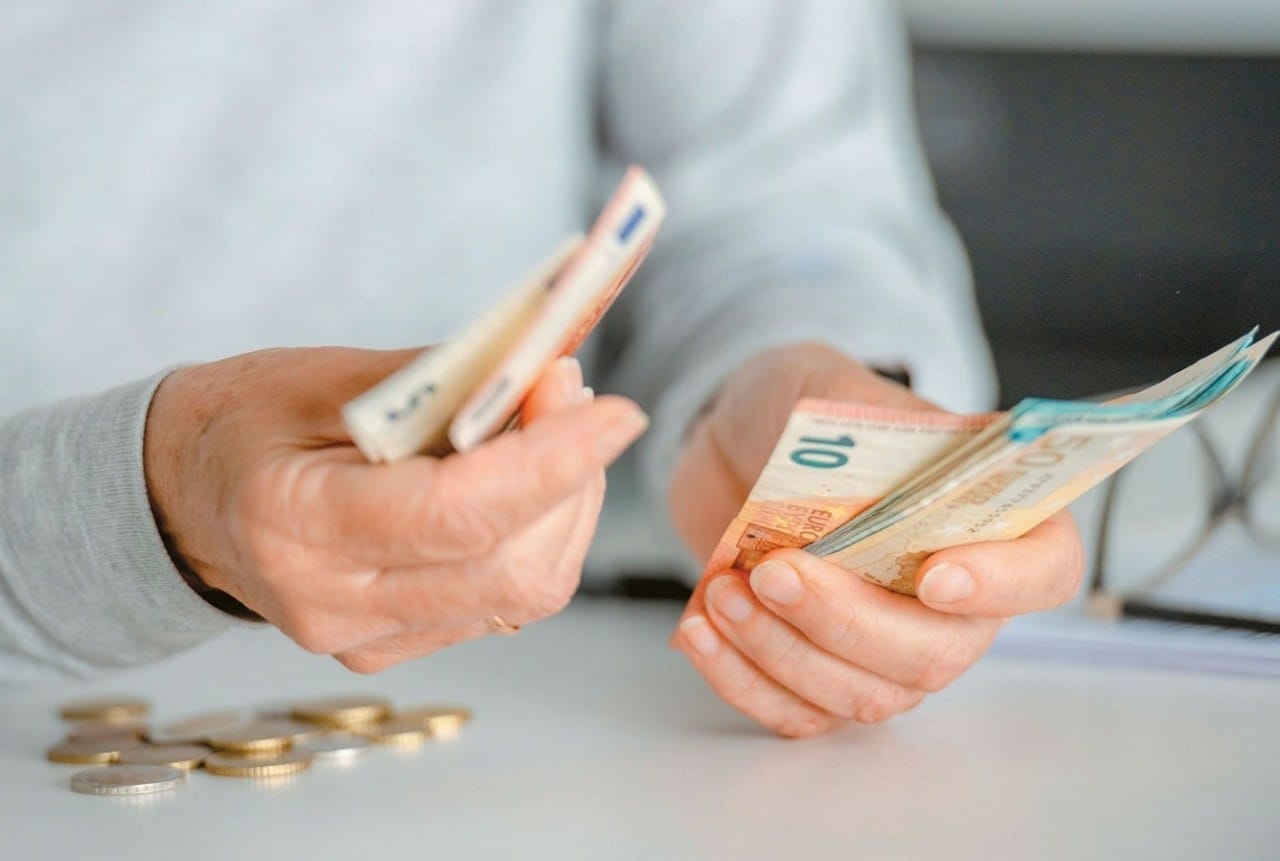 money syntaxeis 888 1280x861 1