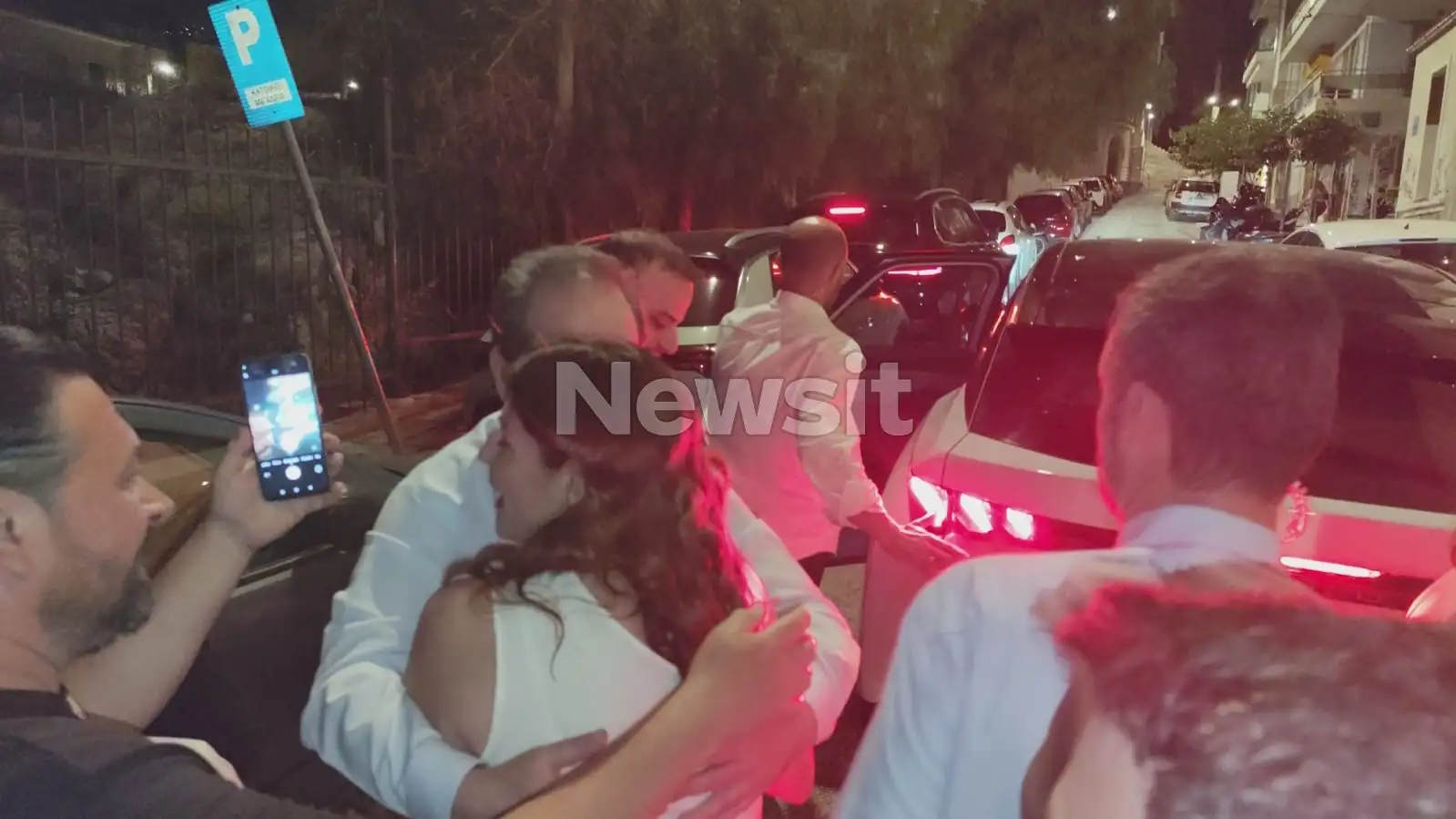 Η Μπέττυ Μπαζιάνα στο πλευρό του Αλέξη Τσίπρα στην παρουσίαση του νέου του κόμματος με αρχαιοελληνικό στυλ 5 mpaziana2 26052026