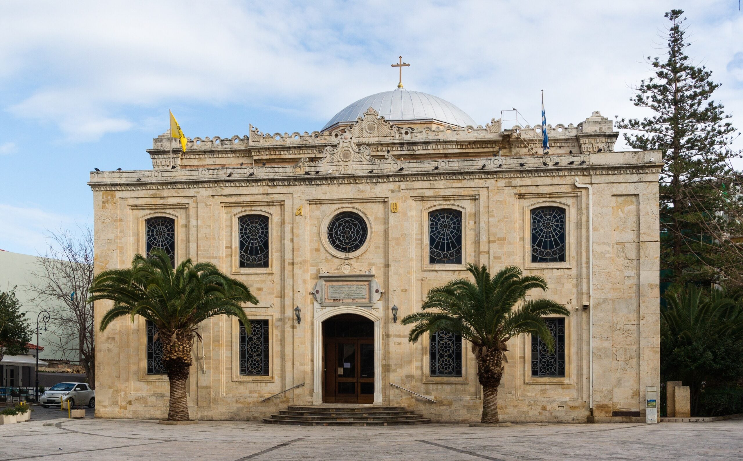 outside church hagios titos heraklion scaled