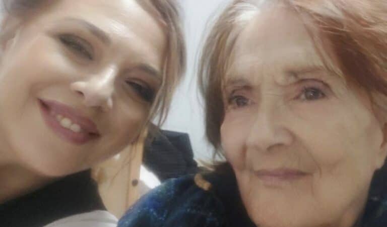 Συγκινεί η Ελένη Ράντου: «Δεν έχω αποδεχτεί τον θάνατο, ακόμη αντιστέκομαι, δεν μπορώ να δεχτώ πως θα φύγει η μητέρα μου»