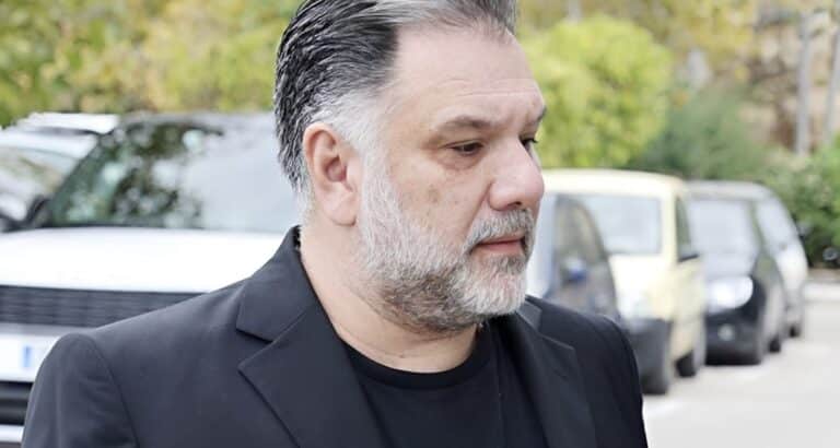 Συγκινεί ο Γρηγόρης Αρναούτογλου για την απώλεια του: «Δεν πρόλαβα να τον αποχαιρετήσω»