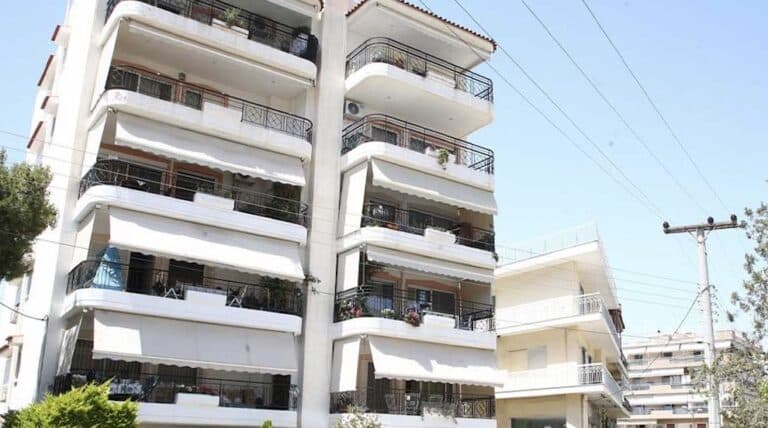 Πέθανε και η δεύτερη 17χρονη μαθήτρια που έκανε τη βουτιά θανάτου από πολυκατοικία στην Ηλιούπολη
