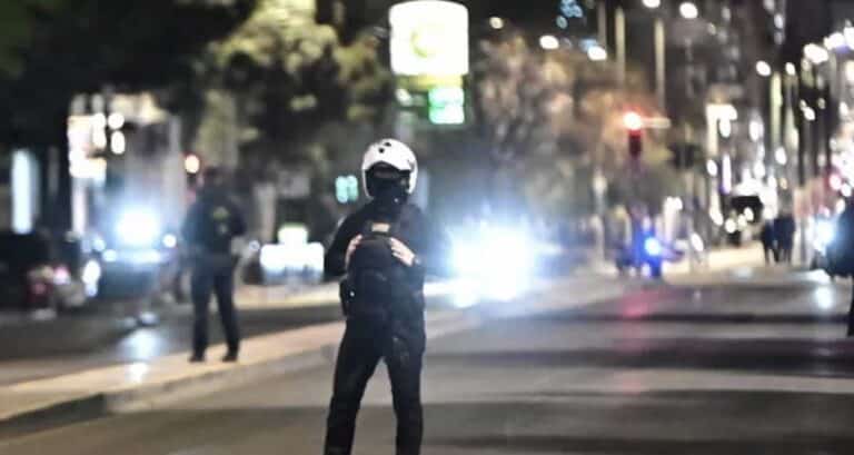 Σοκ στη Συγγρού – Νεαροί χτύπησαν με αυτοκίνητο τpανς