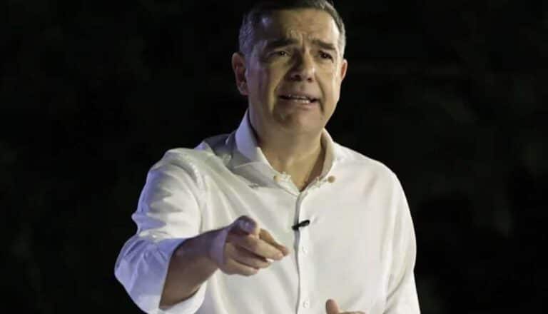 Μήνυμα Τσίπρα για τις Πανελλαδικές: «Τα όνειρά σας είναι πολύ μεγάλα για να χωρέσουν στην κόλλα»