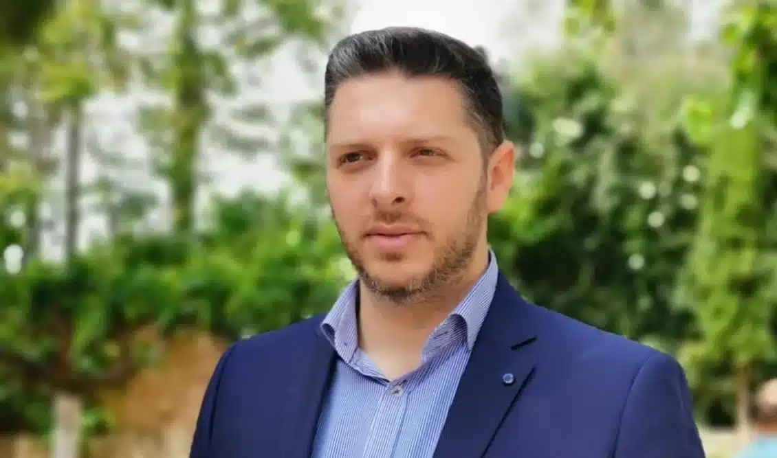 Νίκος Ευαγγελάτος: Ποιος θα παρουσιάζει από αύριο το «Live News» – Τι συμβαίνει με τον παρουσιαστή; 1 vasilis tsekouras pantrevetai