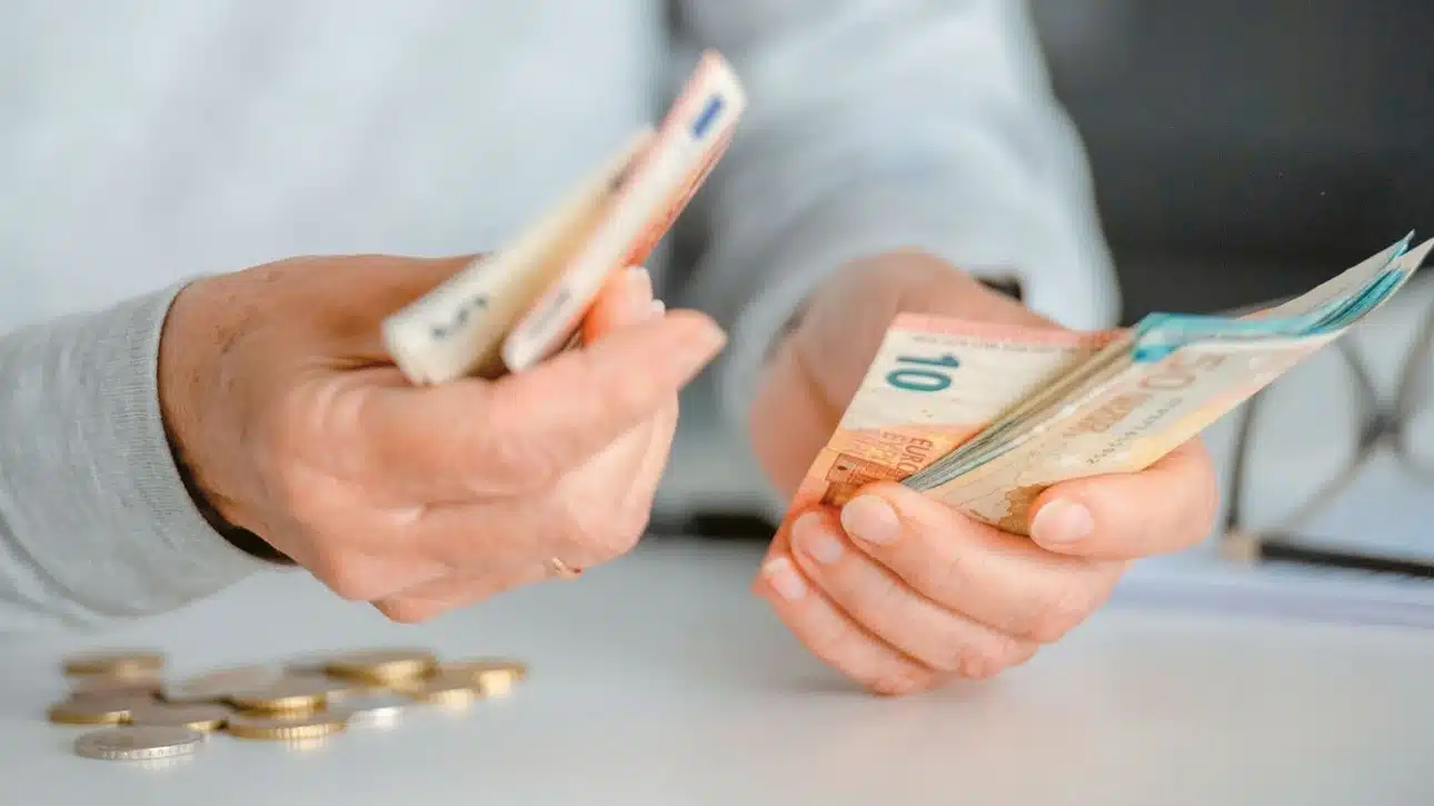 Συντάξεις: Γιατί γίνονται λάθη – Τι πρέπει να κάνει ο δικαιούχος 3 xrima syntakseis