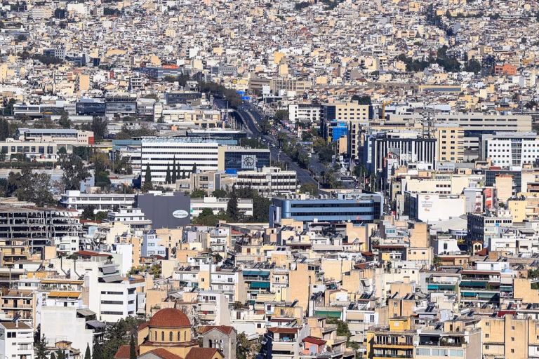 Έρχεται νέος «δημοτικός» ΕΝΦΙΑ από το 2027: Πώς θα επιβληθεί στα ακίνητα – Ποιοι φόροι καταργούνται