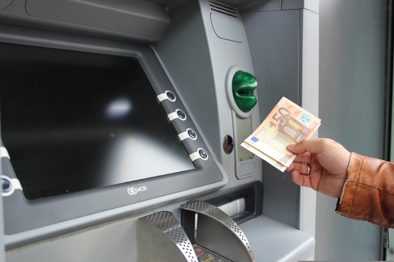 atm xrimata sintaxeis 1536x1024 1