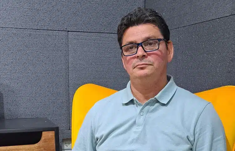 Ο «γιατρός των φτωχών»: Ο Ευρυβιάδης Μπαϊραμίδης δίνει δικαίωμα στην ελπίδα σε ασθενείς που δεν αντέχουν το κόστος των ιδιωτικών κλινικών 1 bairamidis evribiadis 750x482 1