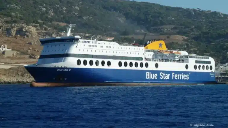 Τηλεφώνημα για βόμβα στο Blue Star 2 με 1.050 επιβαίνοντες – Σπεύδει στο λιμάνι του Λαυρίου για να γίνει έλεγχος