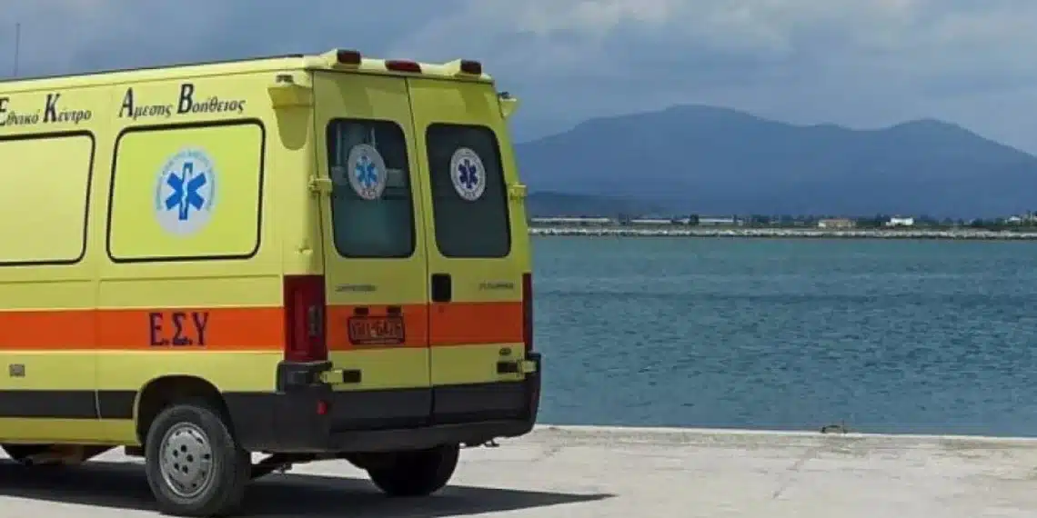Ζήτησαν από πλήρωμα του ΕΚΑΒ που μετέφεραν καρκινοπαθή να πληρώσουν ακτοπλοϊκό εισιτήριο 1 ekav thalassa 1140x570 1