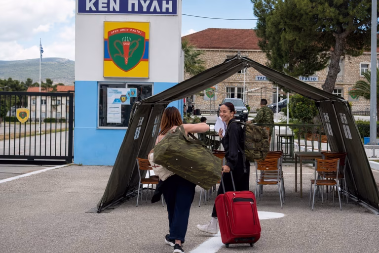 Νέα σελίδα για τις Ένοπλες Δυνάμεις: Η πρώτη ομάδα γυναικών εθελοντριών στο ΚΕΥΠ Λαμίας
