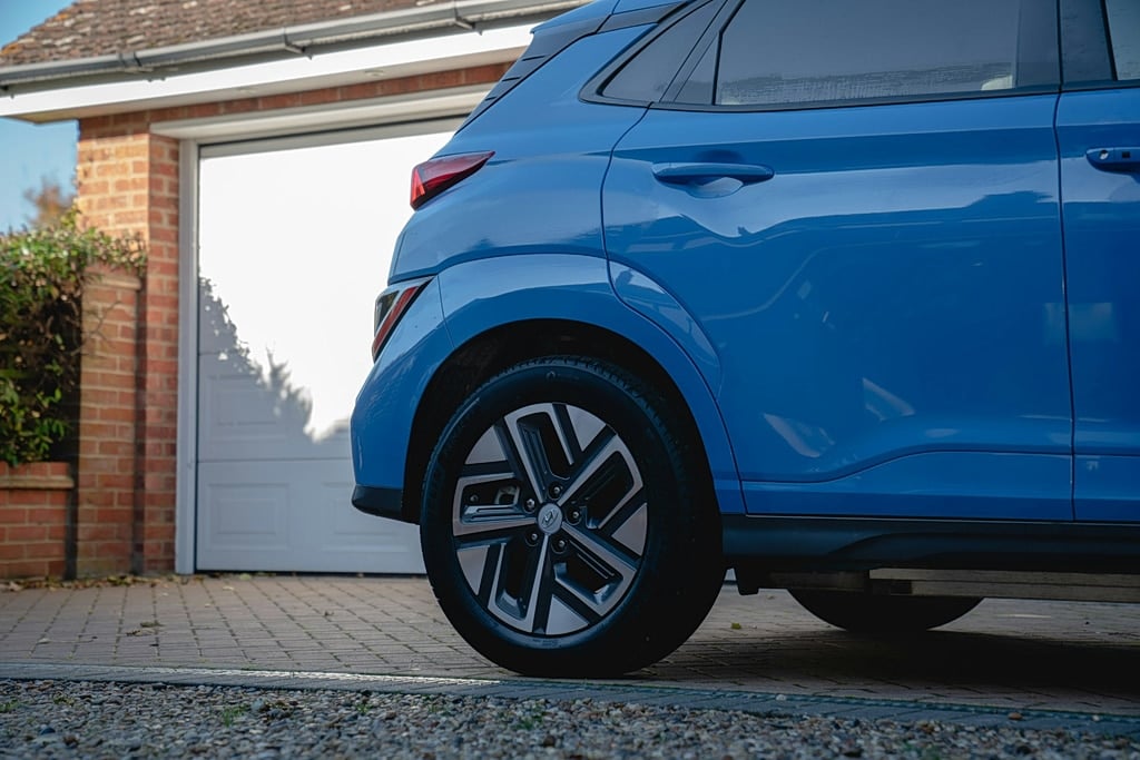 garage door car 1024x683 1