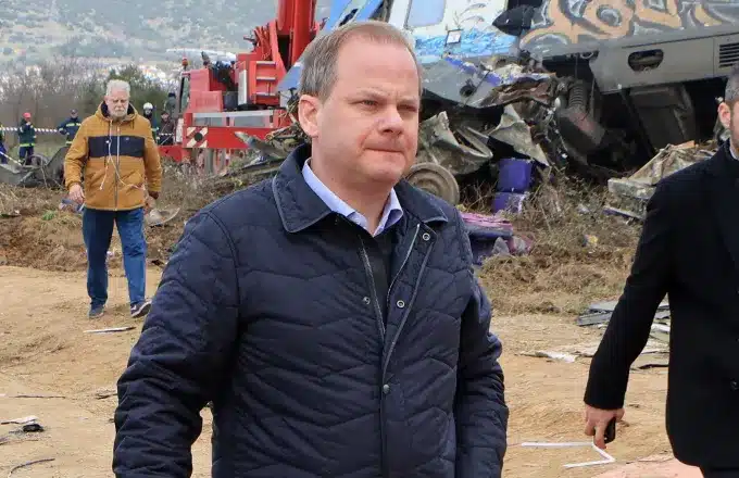 Κατηγορούμενος στη δίκη για τα Τέμπη στρέφεται κατά Καραμανλή – «Είχε εγκληματική γνώση για έλλειψη τηλεδιοίκησης» 3 karamanlis tempi