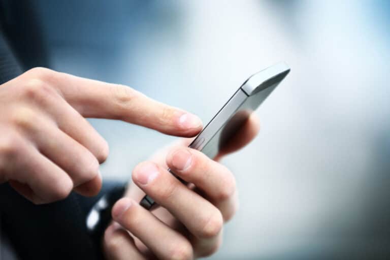 Ποιοι δικαιούνται voucher για αγορά smartphone – Πότε ξεκινά το πρόγραμμα