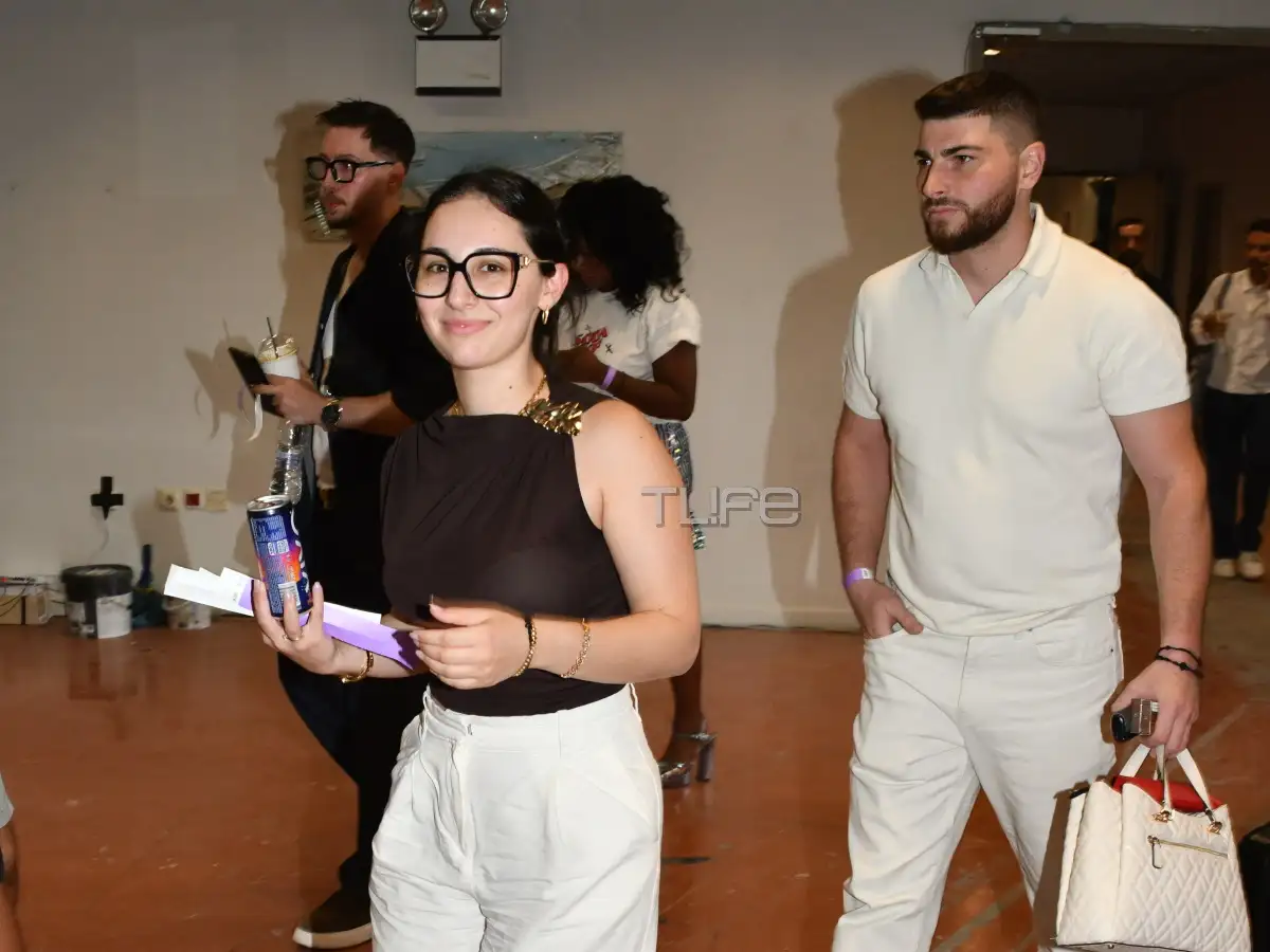 Yπέροχη η Κλαυδία στα Mad VMA 2026 - H απλή και όμορφη εμφάνιση της μαζί με τον σύντροφό της στα παρασκήνια 1 klavdiasyntrofos 1
