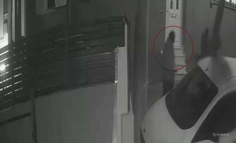 Νεκρή γυναίκα στα κρατητήρια – Είχε πετάξει το παιδί της σε κάδο σκουπιδιών 1 snapedit 1782037787665 full