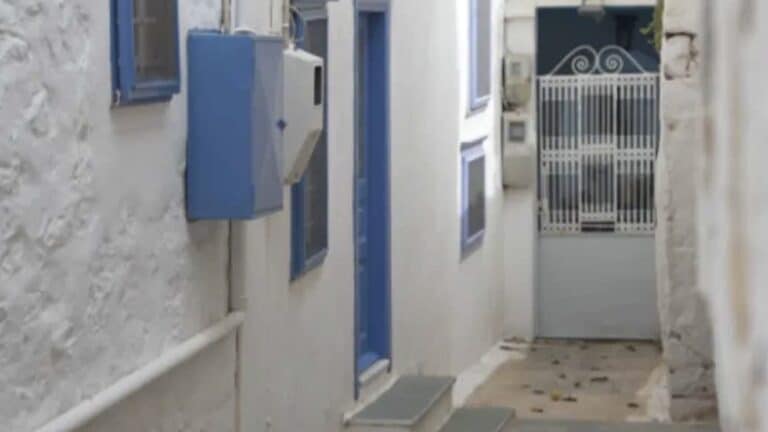 Ύδρα: Το νησί με τους πολύ χαμηλούς ή μηδενικούς λογαριασμούς ρεύματος