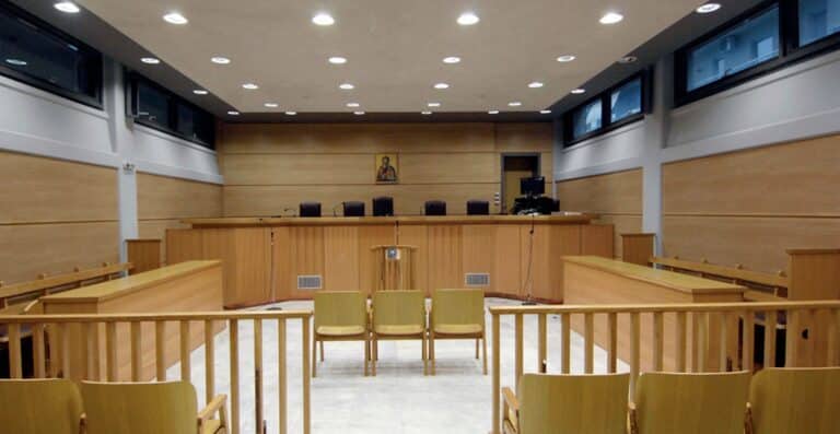 Πατέρας δικάστηκε και αθωώθηκε γιατί αποκοιμήθηκε δίπλα στην 9χρονη κόρη του, τον κατήγγειλε η πρώην σύζυγός του