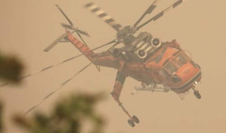 Φωτιά στη Σκόπελο – Σηκώθηκαν αεροσκάφη και ελικόπτερο
