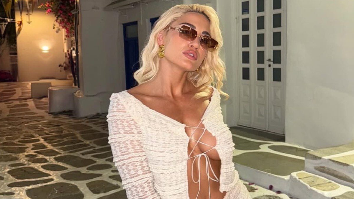 touni look mykonos