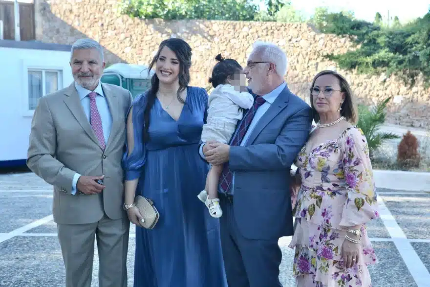 Ο Γιώργος Πατούλης βάφτισε το γιο του στο Λαγονήσι - Το όνομα που έδωσε στο γιο του 4 vaptisi 12