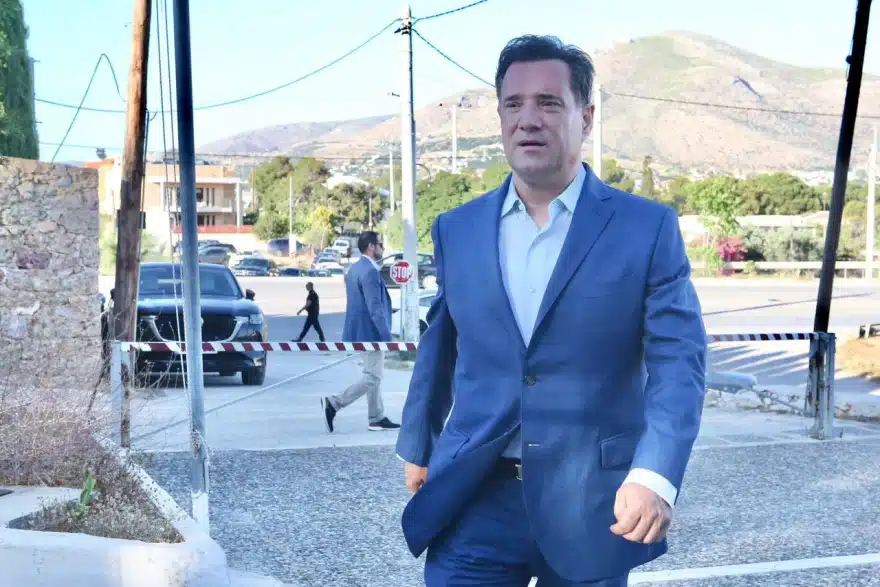 Ο Γιώργος Πατούλης βάφτισε το γιο του στο Λαγονήσι - Το όνομα που έδωσε στο γιο του 3 vaptisi 21
