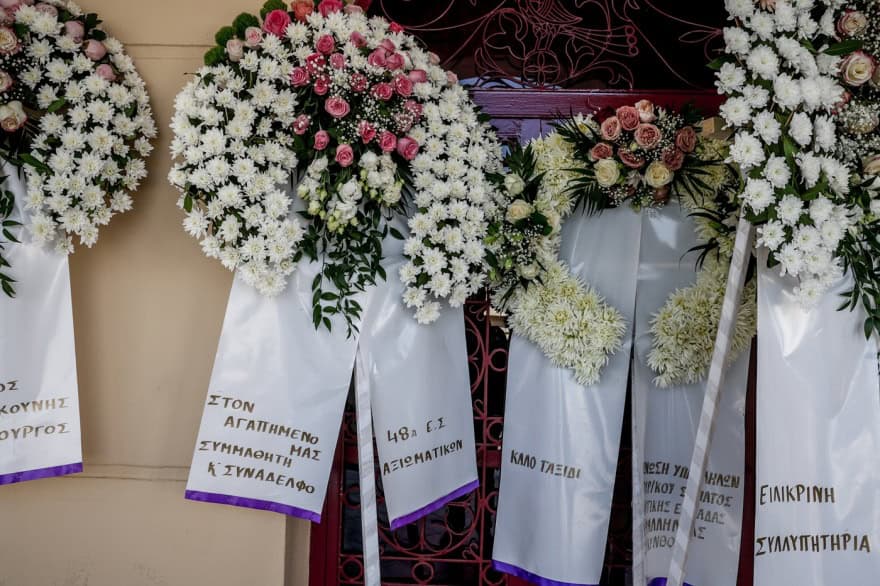 Κλαίει το Αγρίνιο για τον άτυχο 27χρονο πυροσβέστη: Θρήνος στην κηδεία του Κωνσταντίνου Λαιμοδέτη-Με τιμές ήρωα το τελευταίο αντίο 3 4 53