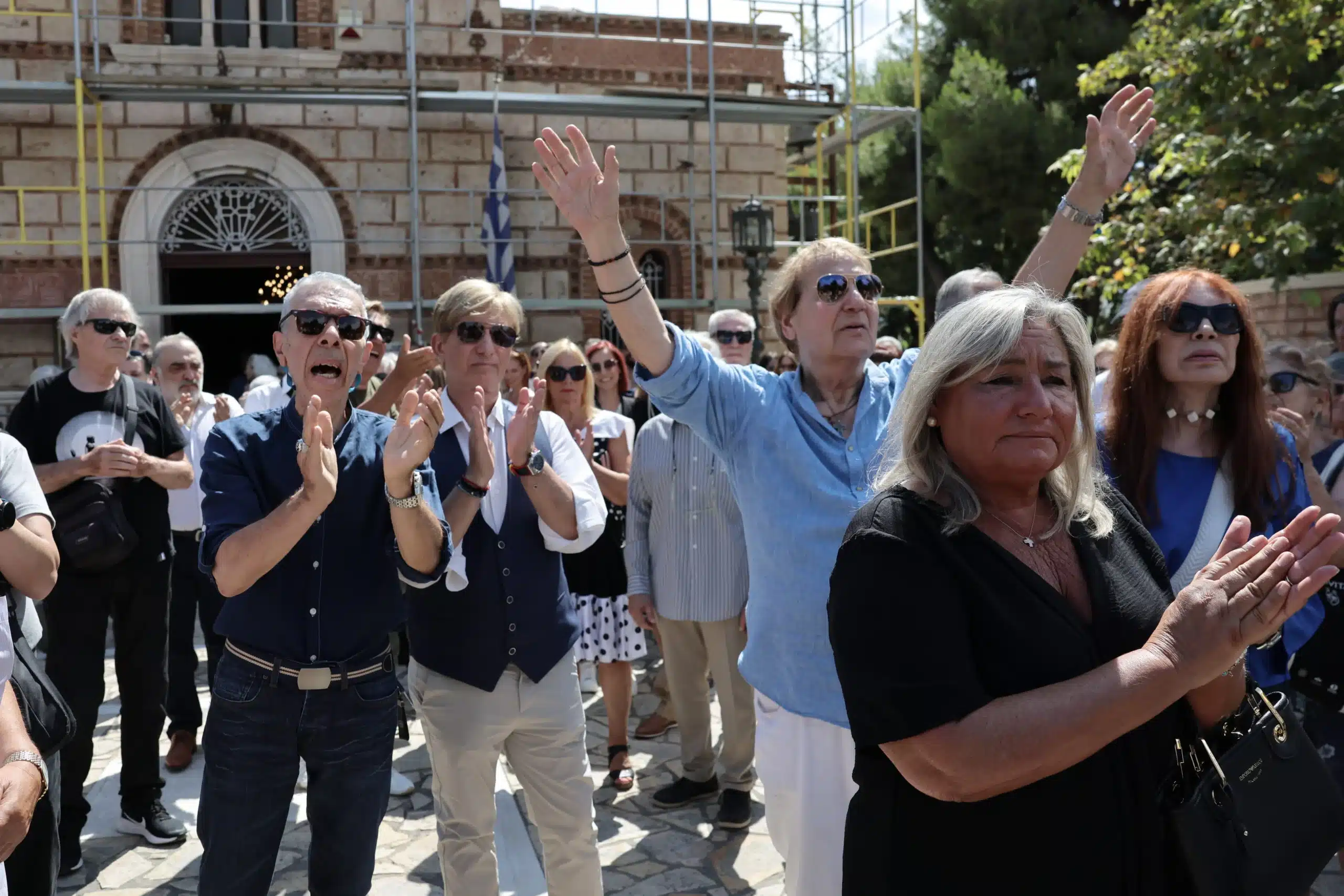 Κλαίει όλη η Ελλάδα σήμερα για την Μαίρη Λίντα - Η σορός στον Ιερό ναό του γηροκομείου 1 5270230 scaled 1