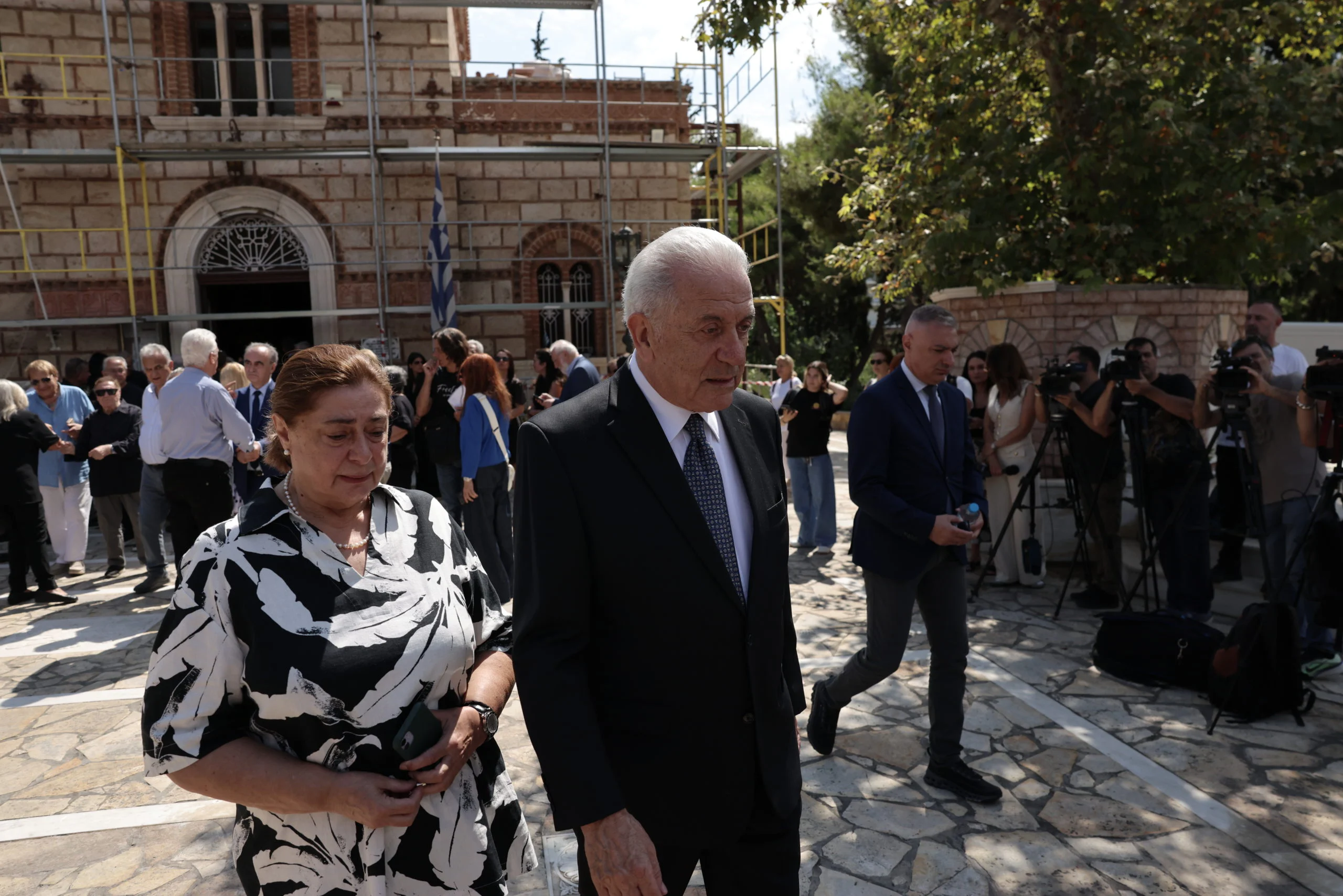 Κλαίει όλη η Ελλάδα σήμερα για την Μαίρη Λίντα - Η σορός στον Ιερό ναό του γηροκομείου 8 5270234 scaled 1