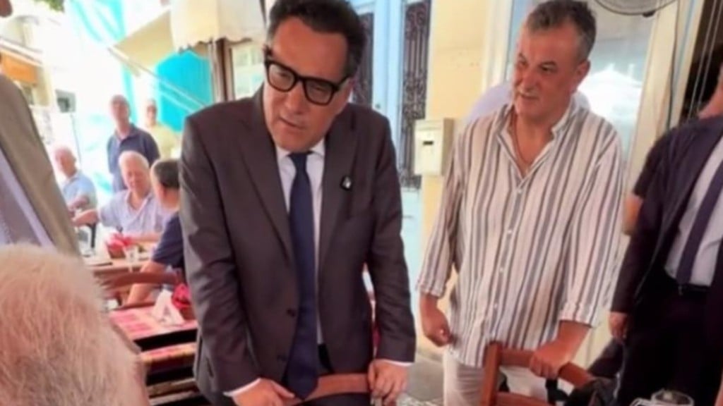«Άντε δρόμο»: Θύελλα αποδοκιμασιών για τον Άδωνι στη Λήμνο - Αρνήθηκαν και χειραψία 2 adonis georgiadis 1024x576 1