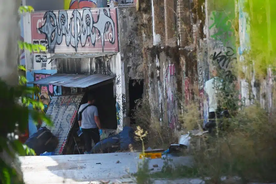 Φρίκη και θρίλερ στην Κυψέλη - Σε γυναίκα ανήκει η σορός που βρέθηκε σε βαλίτσα - Τι φορούσε 2 erevna 1 1