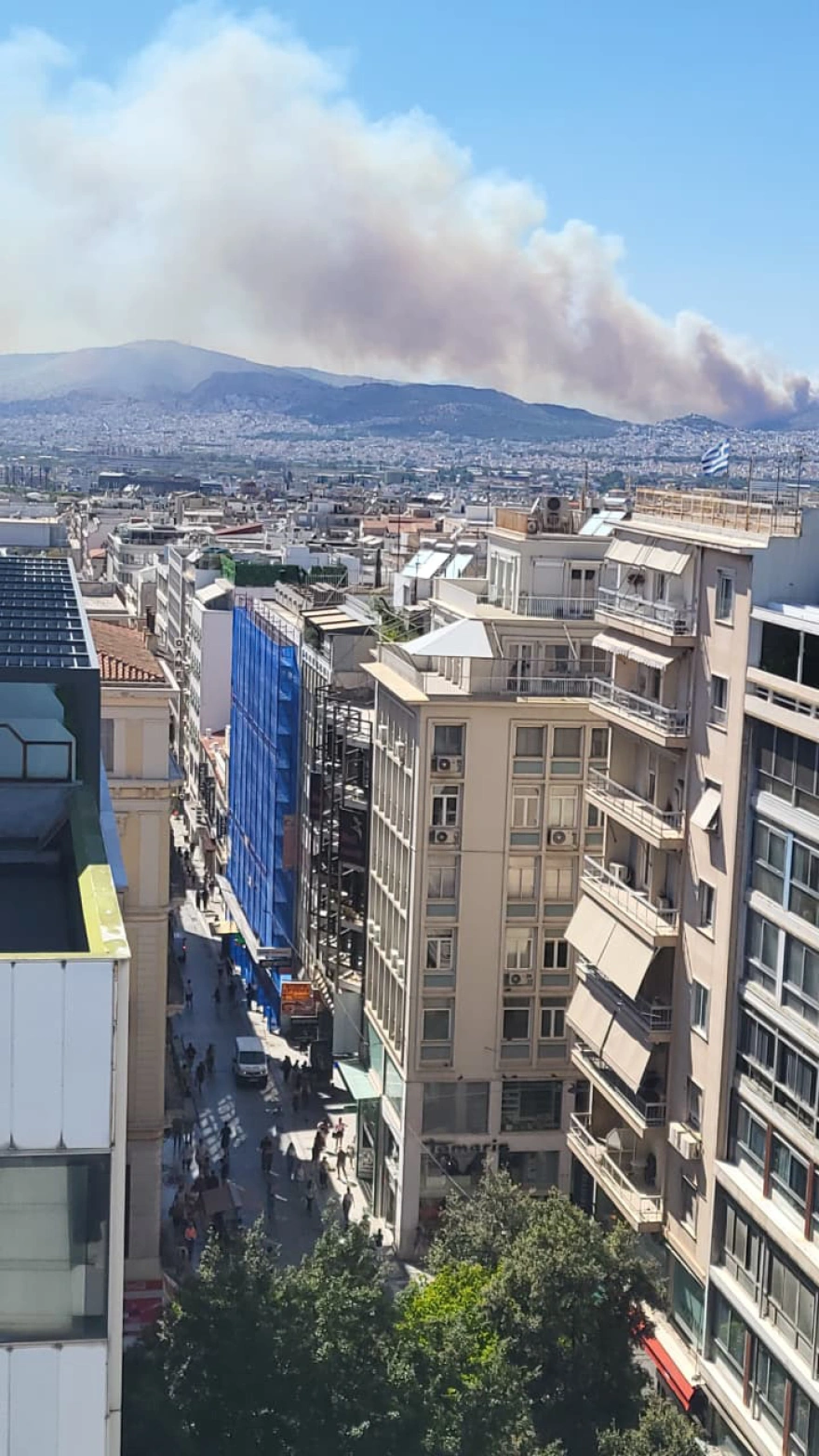 Φωτιά στην περιφερειακή οδό στο Αιγάλεω – Ήχησε το 112 1 fotia aigaleo2 2