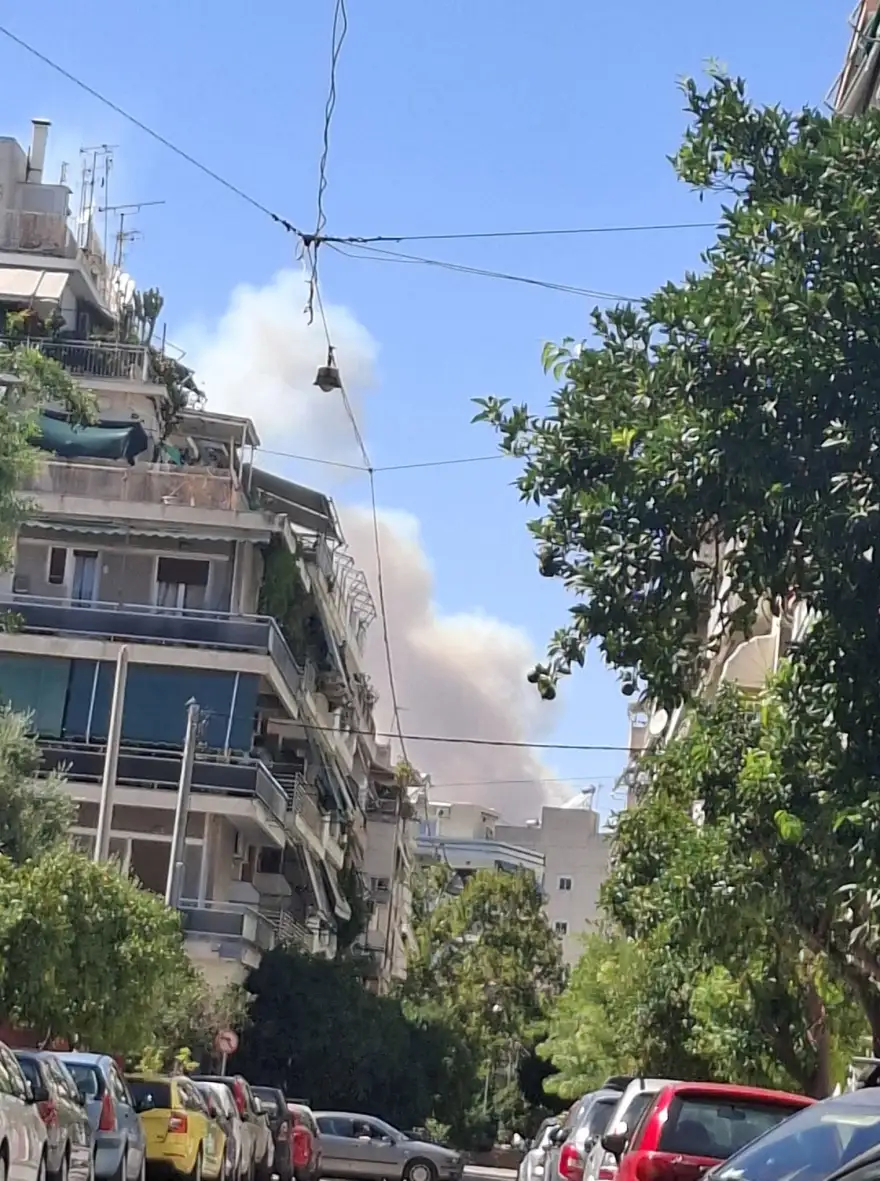 Φωτιά στην περιφερειακή οδό στο Αιγάλεω – Ήχησε το 112 6 fotia aigalio 3