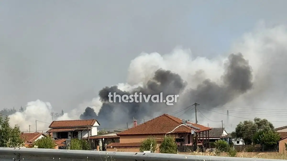 Φωτιά στη Καλλικράτεια Χαλκιδικής - 112 για εκκένωση των οικισμών Κηπούπολη και Αμπελάκια, κοντά στα σπίτια οι φλόγες 4 fotia kallikrateia1 1200x675 1