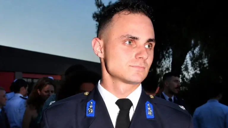 Γύθειο: Αυτός είναι ο 27χρονος ήρωας υποδιοικητής της Πυροσβεστικής που έχασε την ζωή του – Πώς πέθανε στο πεδίο