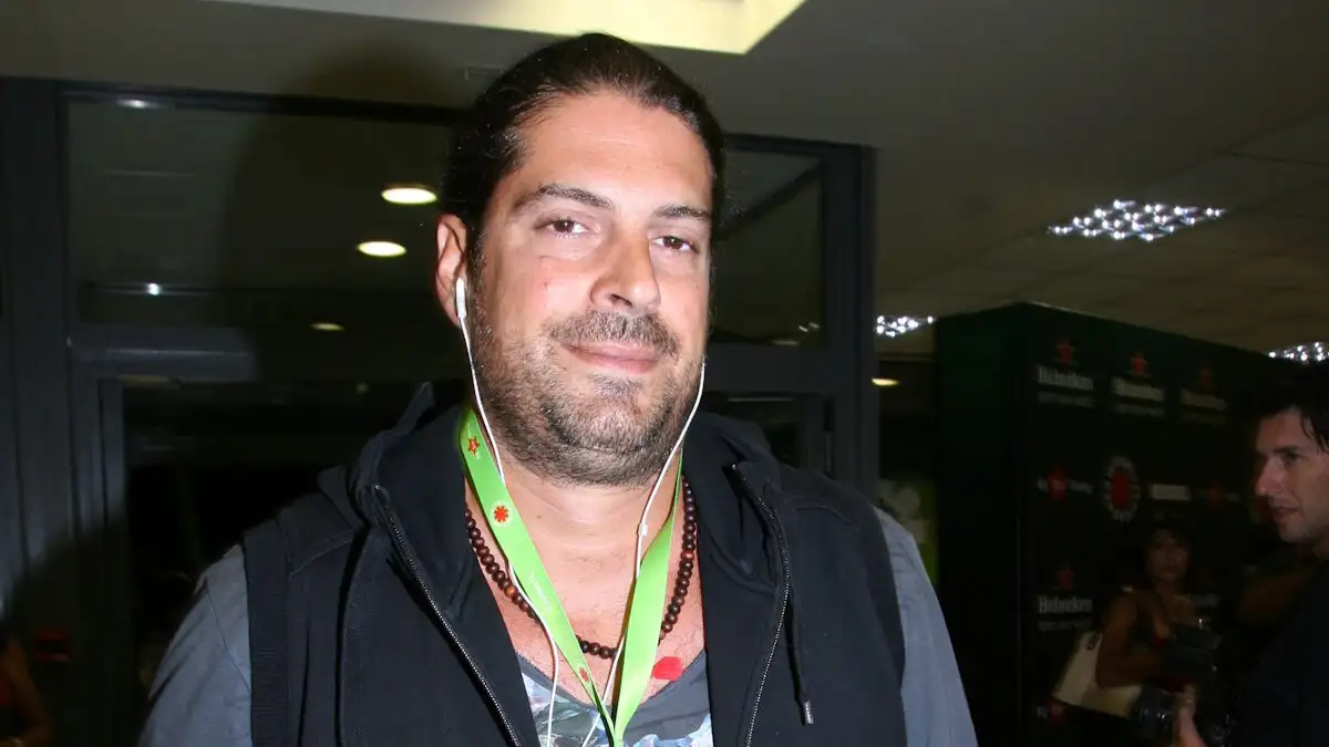 Συγκλονίζει το μήνυμα του γιου του Λορέντζο Καριέρε: «Από τη μέρα που έφυγες, έφυγε μαζί σου κι ένα κομμάτι της ψυχής μου» 1 lorenzo carriere1 1200x675 1