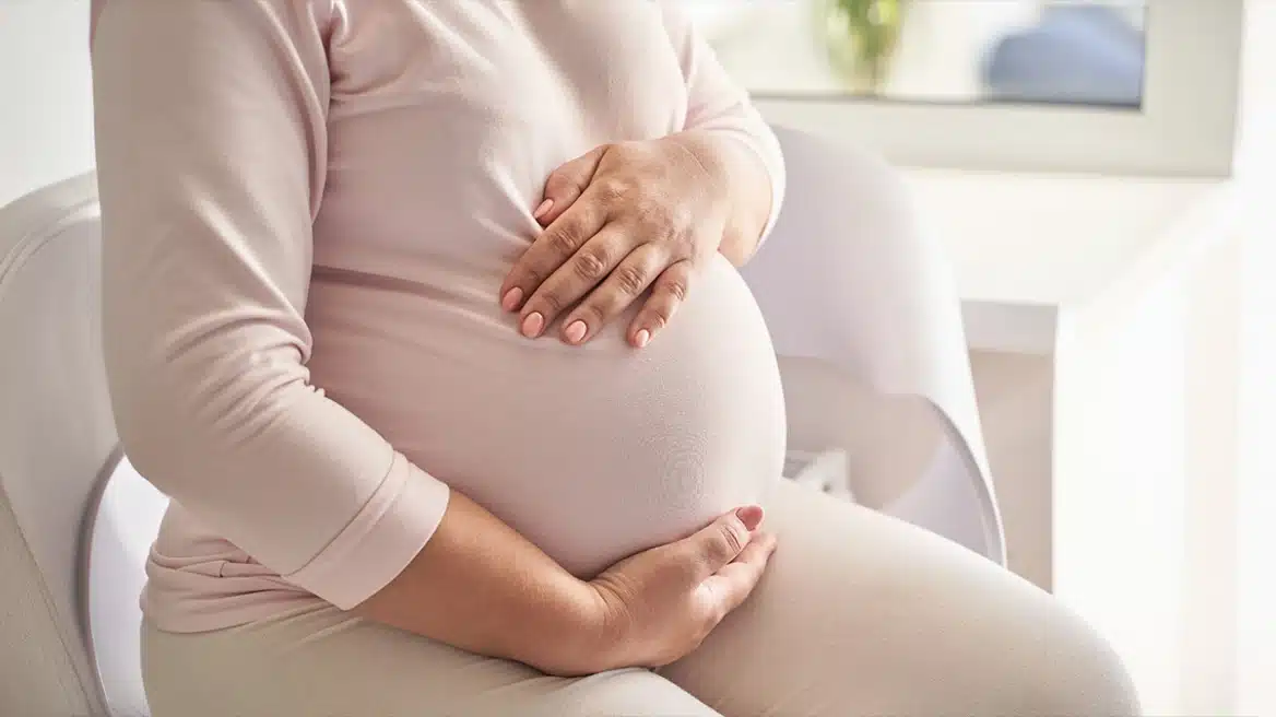 Σοκ στην Καλλιθέα: Ξυλοκόπησε άγρια την έγκυο πρώην σύντροφό του και απέβαλε 1 maketa egkyos