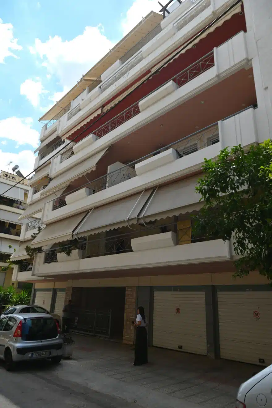Νεκροί σε αυτοκίνητο μέσα σε γκαράζ στον Πειραιά 28χρονος και 27χρονη 1 peiraias 3