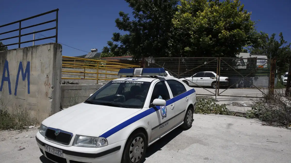 Μεθυσμένος οδηγός μπούκαρε με το αυτοκίνητό του σε στρατόπεδο 2 peripoliko eurok 1200x675 1