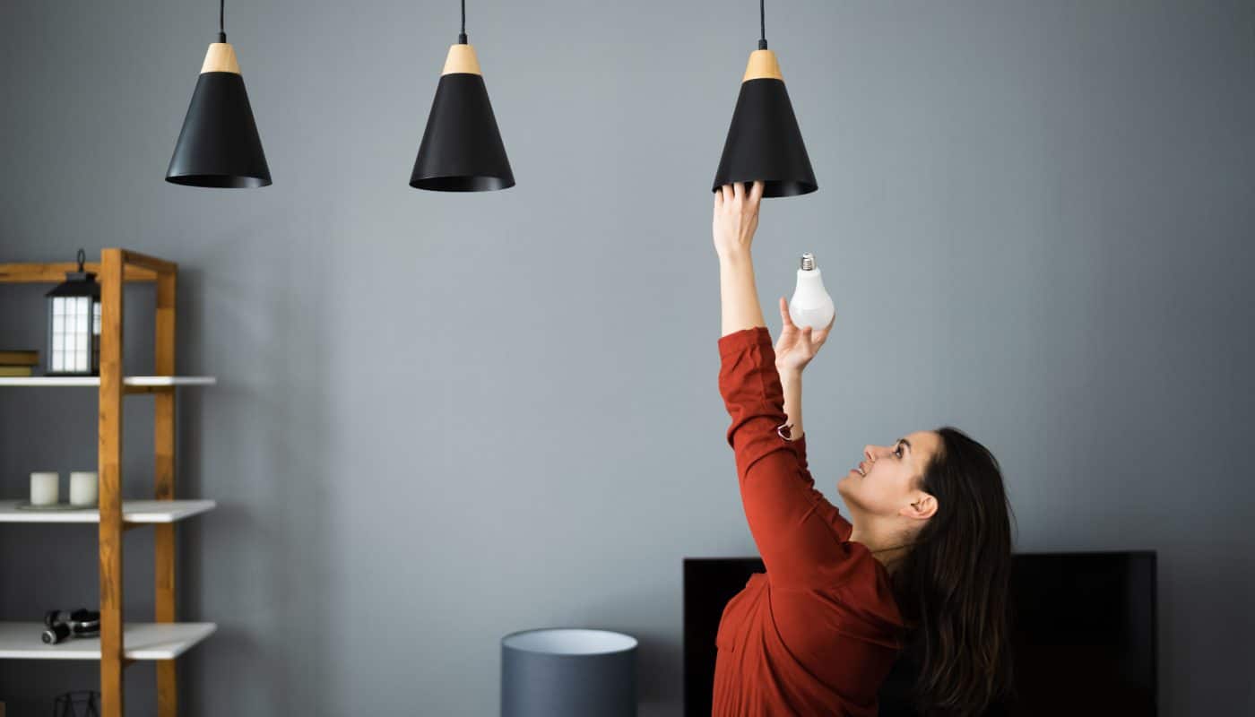 poia einai ta 3 zodia poy pianoyn ta cheria toys kai poia den allazoyn oyte mia lampa pic astrologia