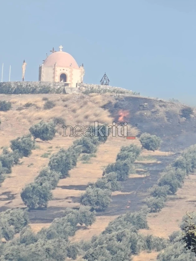 Φωτιά στο Ρέθυμνο: Καίγεται το φοινικόδασος της Πρέβελης 1 prevelh 3.jpg