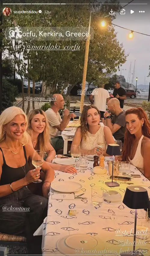 Σε σχέση και ξανά ερωτευμένη η Σίσσυ Χρηστίδου – Ποιος είναι ο γοητευτικός άνδρας που της έκλεψε την καρδιά 2 sissy