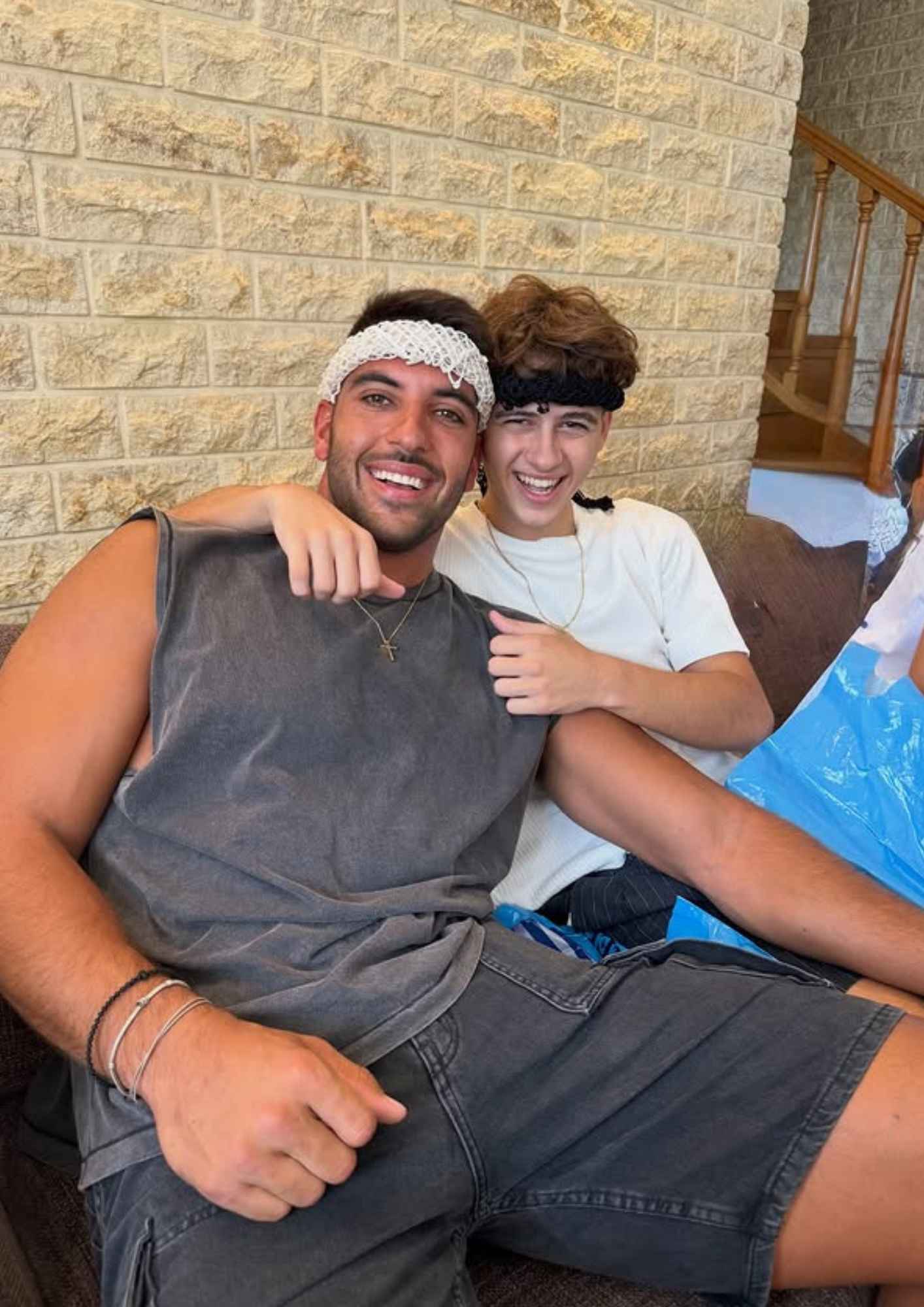 stavros floros manos malliaros agkalia 4