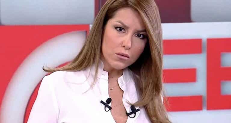 Αναστασία Γιάμαλη: Έτσι όπως δεν την έχουμε ξαναδεί! Πέταξε τα σακάκια και πόζαρε με σορτσάκι