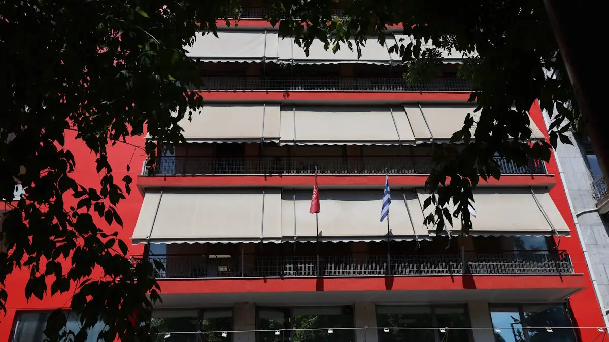 Η Νεολαία ΣΥΡΙΖΑ προτείνει να μην κατέβει το κόμμα στις εκλογές και να στηρίξει Αλέξη Τσίπρα - Ζητά δημοψήφισμα 1 syriza 12072026 1200x675 1