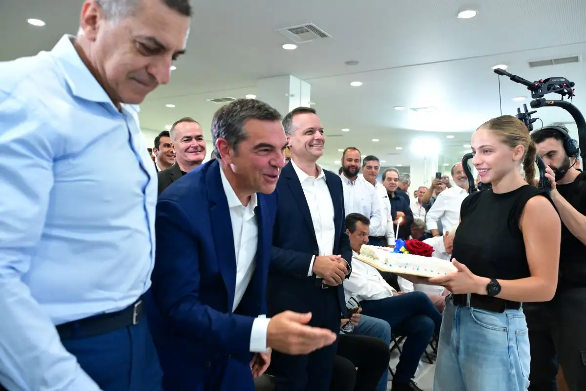 tsipras tourta3