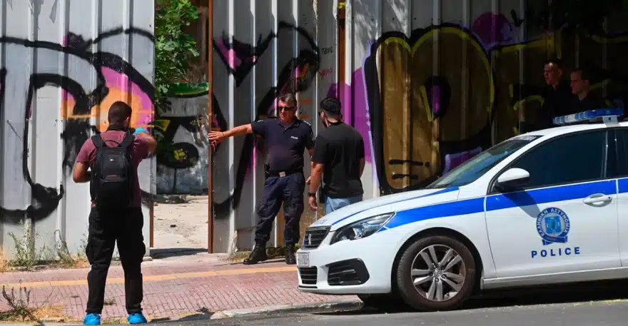 Φρίκη και θρίλερ στην Κυψέλη - Σε γυναίκα ανήκει η σορός που βρέθηκε σε βαλίτσα - Τι φορούσε 5 valitsa2 maketa
