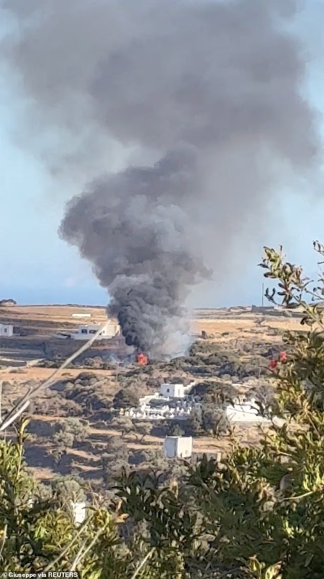 Θρήνος για τον Αλεξάντερ και τη Μαρί που σκοτώθηκαν στη Σίφνο – Αυτή είναι η τραγική ιστορία τους 7 110690979 16060737 a newlywed british couple on their honeymoon have died in a fire a 9 1787050607897
