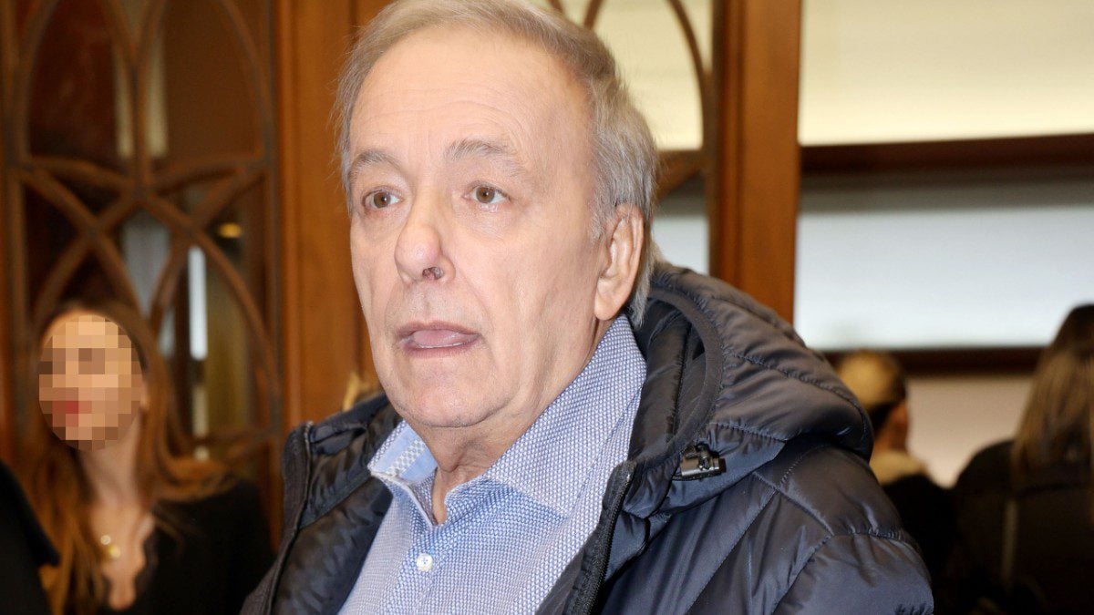 andreas mikroutsikos